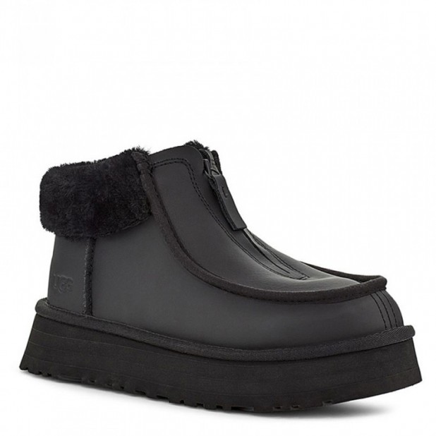 UGG Funkette Platform Boots Leather Black