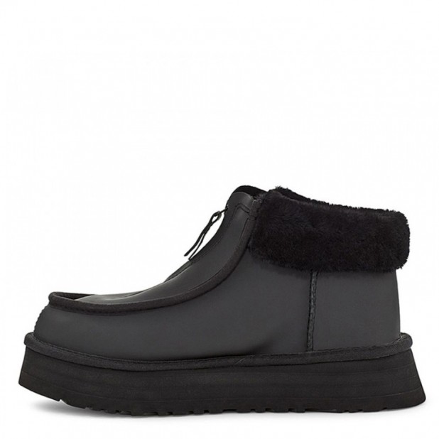 UGG Funkette Platform Boots Leather Black