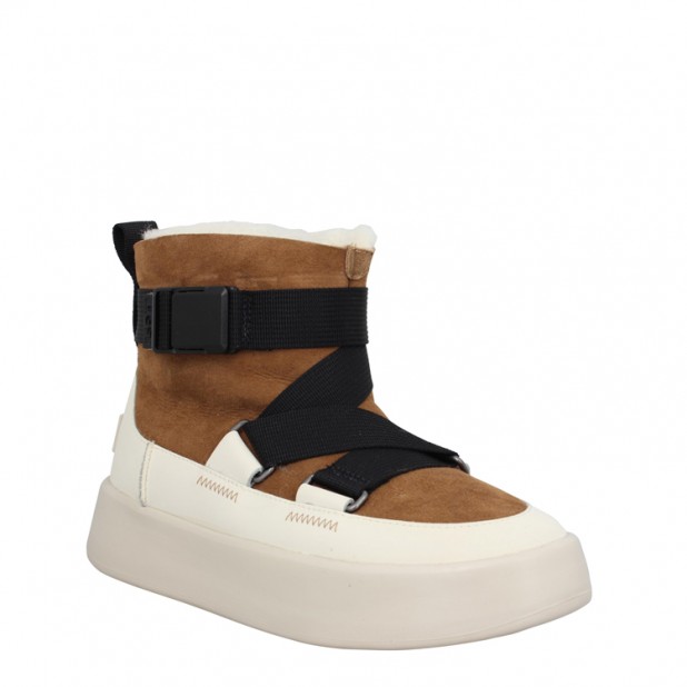 UGG Classic Boom Buckle Chestnut