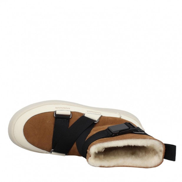 UGG Classic Boom Buckle Chestnut