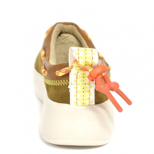 UGG Classic Boom Slip-On Chestnut