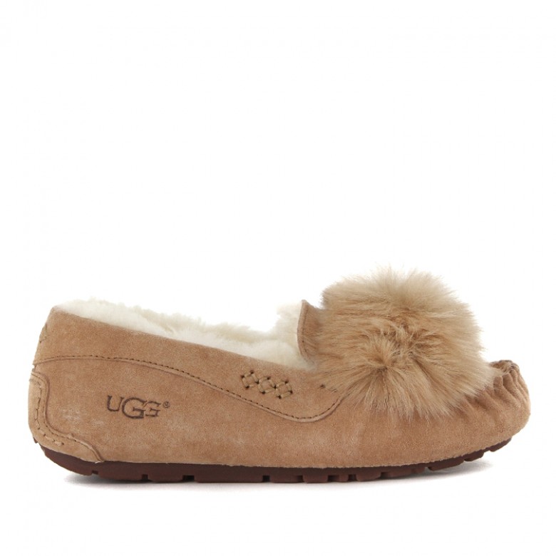 UGG Dakota Pom Pom Chestnut