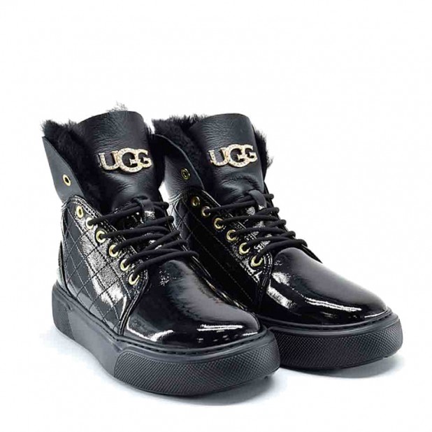 UGG Shanti Black White